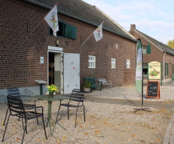 Boerderijwinkel met groente, fruit, vlees, zuivel en diverse streekproducten